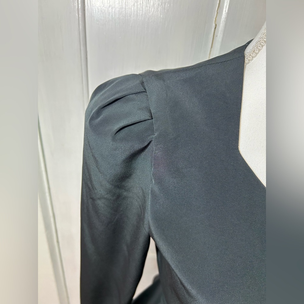 Vintage 1980’s Liz Claiborne Black Suit with Belt size 4 Petite EUC - Picture 3 of 15